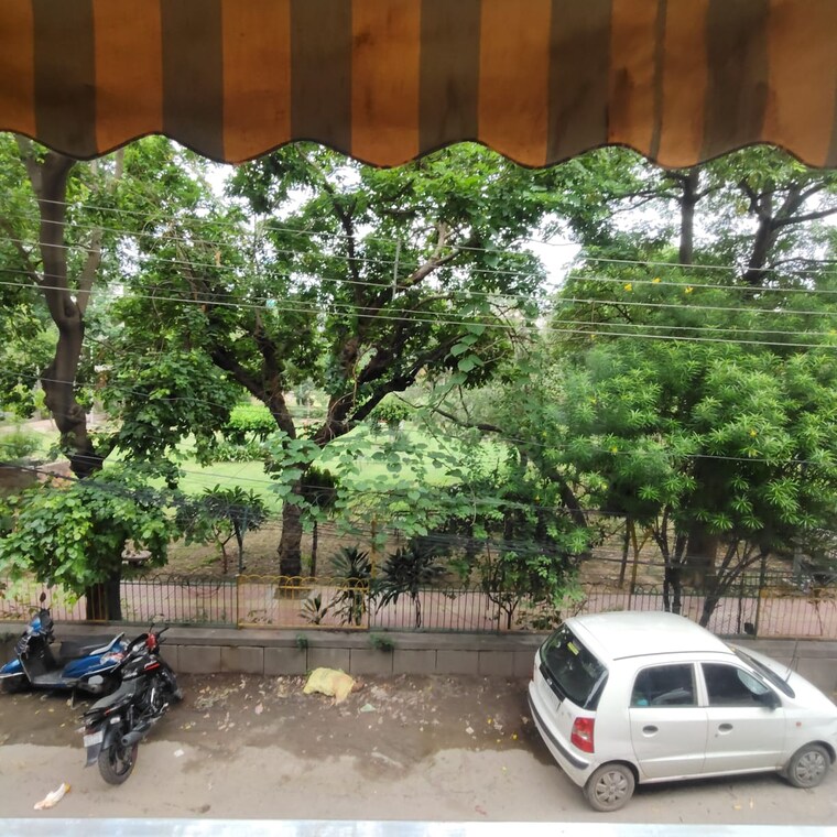  Parking, malviya nagar 3 Bedroom 2700 Sq.Ft. Builder Floor In Malviya Nagar Delhi 9233374