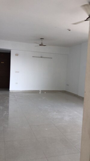 Room in 2 BHK Apartment at Pyramid Heights, Sector 85 – for Rent