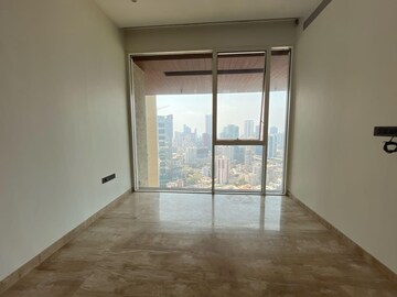 Room in 4 BHK Apartment at Avighna One Avighna Park, Lower Parel – for Rent