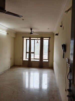 Room in 1 BHK Apartment at Ghatkopar East – for Rent