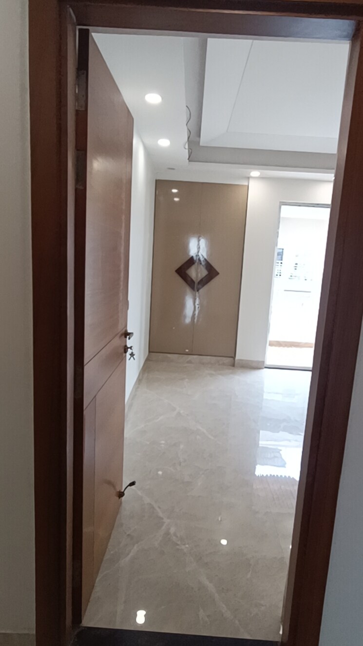Bedroom, sector 46 3 Bedroom 250 Sq.Yd. Builder Floor In Sector 46 Faridabad 9233422