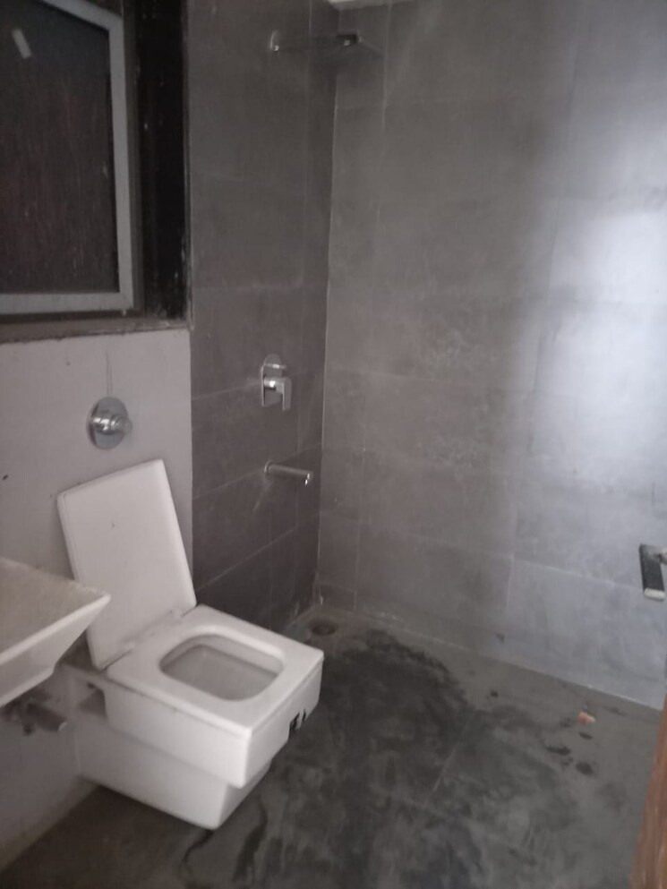 Bathroom, lodha-casa-maxima 1 Bedroom 248 Sq.Ft. Apartment In Mira Road Thane 9233415