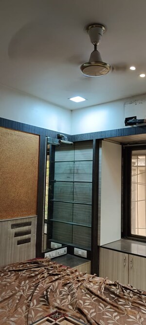 Room in 1 BHK Apartment at Thakur Gayatri Satsang, Kandivali East – for Sale
