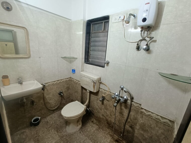 Bathroom, sheth-clarion 2 Bedroom 663 Sq.Ft. Apartment In Borivali East Mumbai 9233443