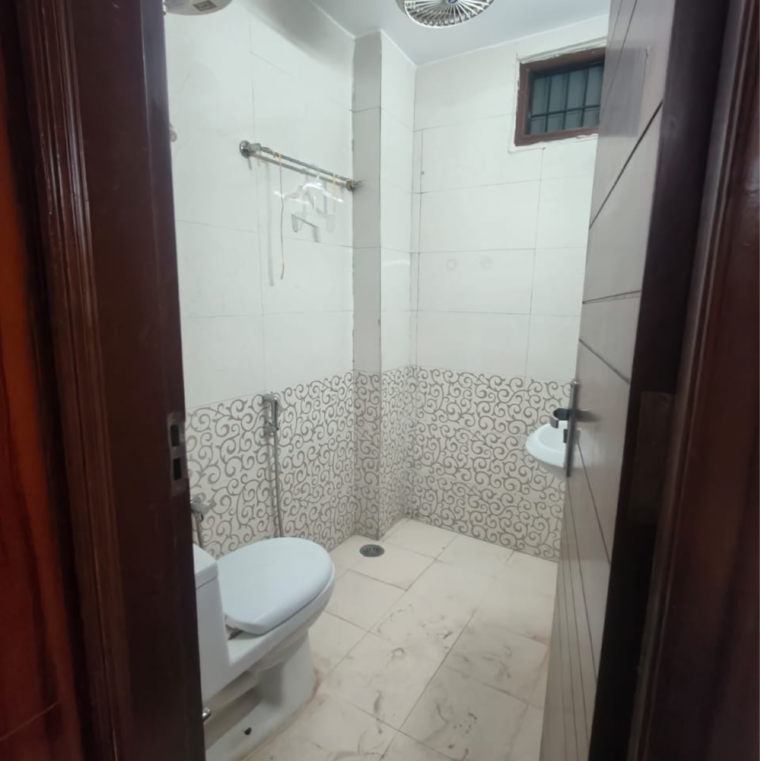 Bathroom, malviya nagar 1 Bedroom 700 Sq.Ft. Builder Floor In Malviya Nagar Delhi 9233449