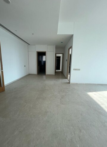 Room in 4 BHK Apartment at Rustomjee Crown, Prabhadevi – for Rent