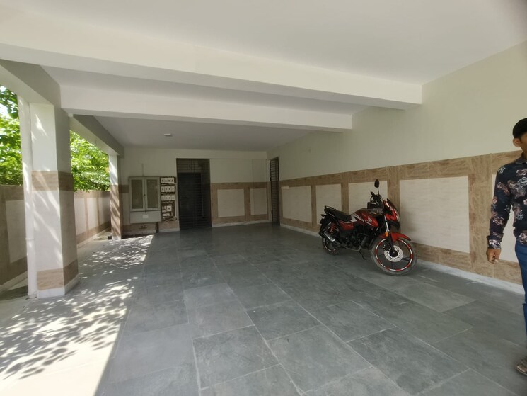  Parking, kristi-villa 3 Bedroom 1350 Sq.Ft. Apartment In Chinar Park Kolkata 9233554