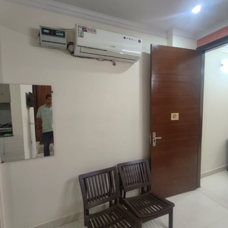 Living Room, shivalik colony 1.5 Bedroom 700 Sq.Ft. Builder Floor In Shivalik Colony Delhi 9233558