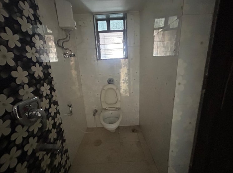 Bathroom, shree-niketan 3 Bedroom 1250 Sq.Ft. Apartment In Kandivali West Mumbai 9233565