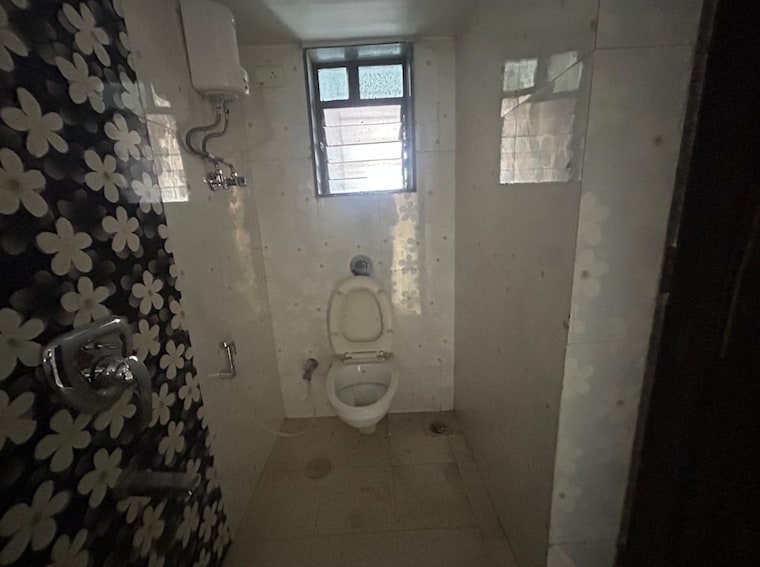 Bathroom, shree-niketan 3 Bedroom 1250 Sq.Ft. Apartment In Kandivali West Mumbai 9233565