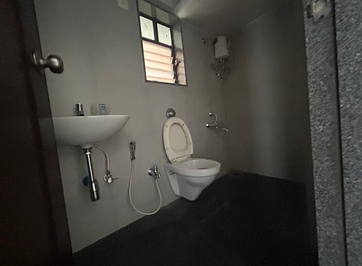 Bathroom, shree-niketan 3 Bedroom 1250 Sq.Ft. Apartment In Kandivali West Mumbai 9233565