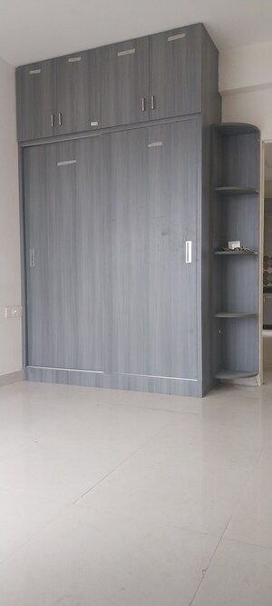 Room in 3 BHK Apartment at Signature Global Golf Greens, Sector 79 – for Rent