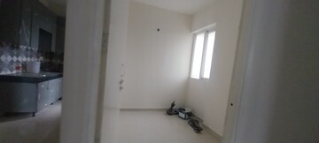 Room in 3 BHK Apartment at Signature Global Golf Greens, Sector 79 – for Rent