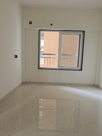 Room in 3 BHK Apartment at Goregaon West – for Rent