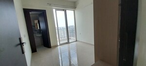 Room in 3 BHK Apartment at Signature Global Golf Greens, Sector 79 – for Rent
