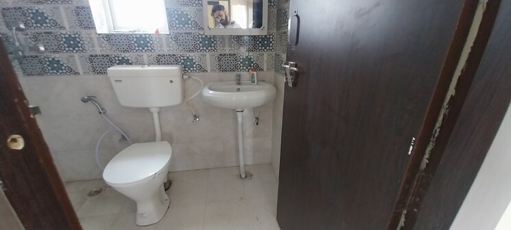 Bathroom, signature-global-golf-greens 3 Bedroom 728 Sq.Ft. Apartment In Sector 79 Gurgaon 9233587