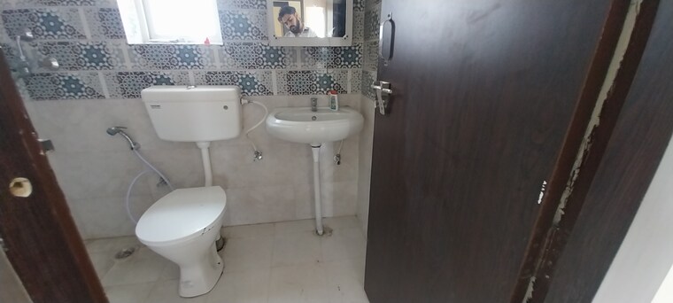 Bathroom, signature-global-golf-greens 3 Bedroom 728 Sq.Ft. Apartment In Sector 79 Gurgaon 9233587