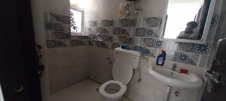 Bathroom, signature-global-golf-greens 3 Bedroom 728 Sq.Ft. Apartment In Sector 79 Gurgaon 9233587