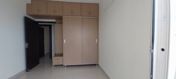 Room in 3 BHK Apartment at Signature Global Golf Greens, Sector 79 – for Rent