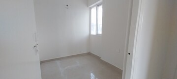 Room in 3 BHK Apartment at Signature Global Golf Greens, Sector 79 – for Rent