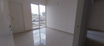 Room in 3 BHK Apartment at Signature Global Golf Greens, Sector 79 – for Rent