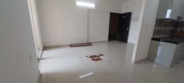 Room in 3 BHK Apartment at Signature Global Golf Greens, Sector 79 – for Rent