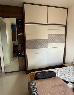 Furnished Amenities in 2 BHK Apartment at Shree Niketan, Kandivali West – for Sale