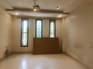 Room in 3 BHK Builder Floor at Panchsheel Enclave – for Rent