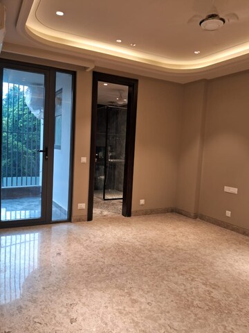 Room in 3 BHK Builder Floor at Sarvodaya Enclave – for Rent