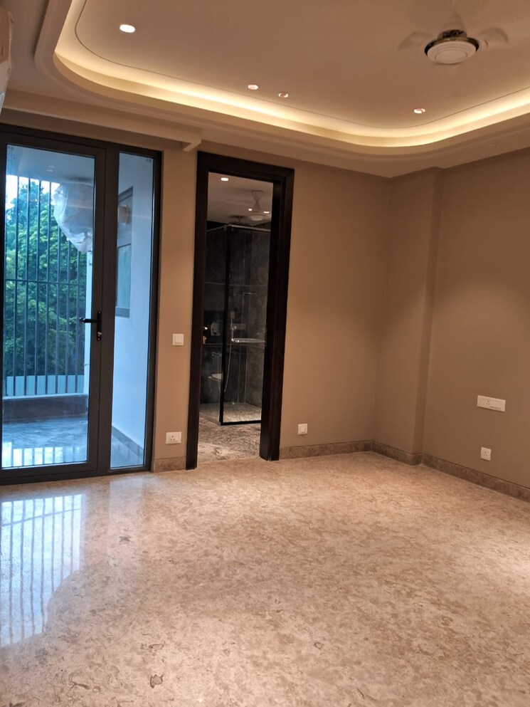 Room, sarvodaya enclave 3 Bedroom 215 Sq.Yd. Builder Floor In Sarvodaya Enclave Delhi 9233607