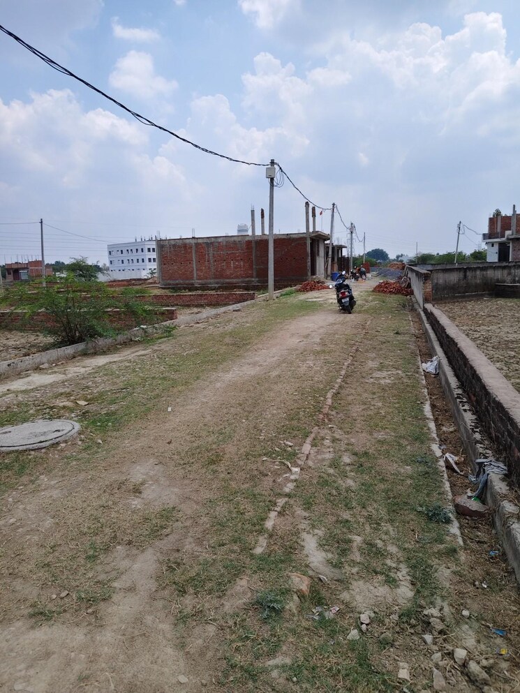 Garden, jankipuram extension  1000 Sq.Ft. Plot In Jankipuram Extension Lucknow 9233640
