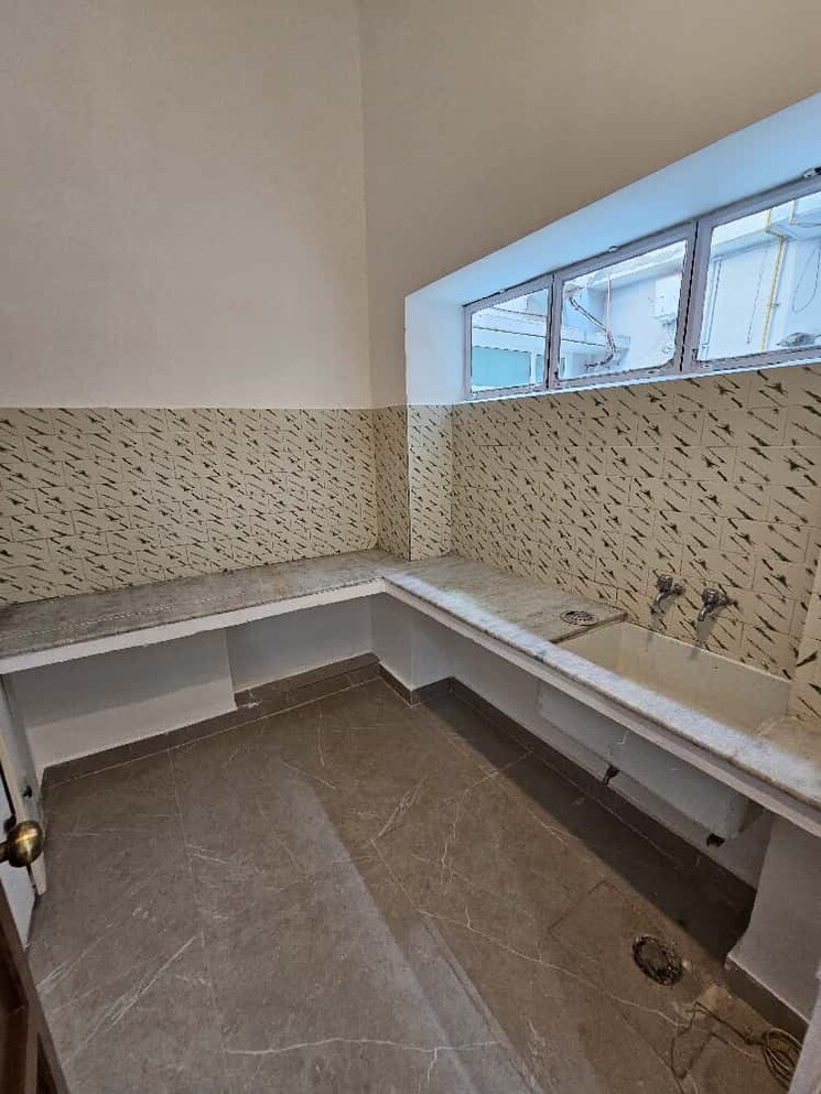 Balcony, hauz khas 3 Bedroom 800 Sq.Yd. Independent House In Hauz Khas Delhi 9233659