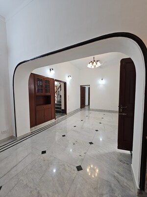 Building Lobby in 3 BHK Independent House at Hauz Khas – for Rent