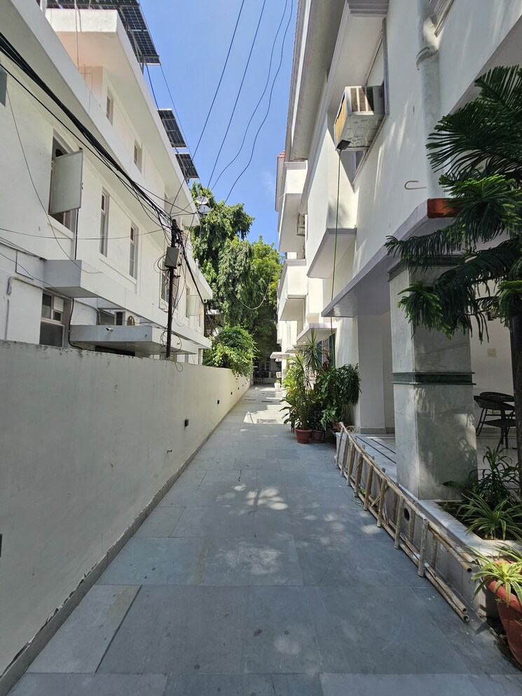 Exterior View, hauz khas 3 Bedroom 800 Sq.Yd. Independent House In Hauz Khas Delhi 9233659