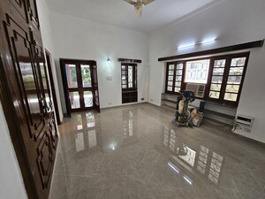 Parking in 3 BHK Independent House at Hauz Khas – for Rent