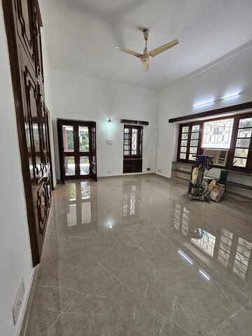 Room in 3 BHK Independent House at Hauz Khas – for Rent