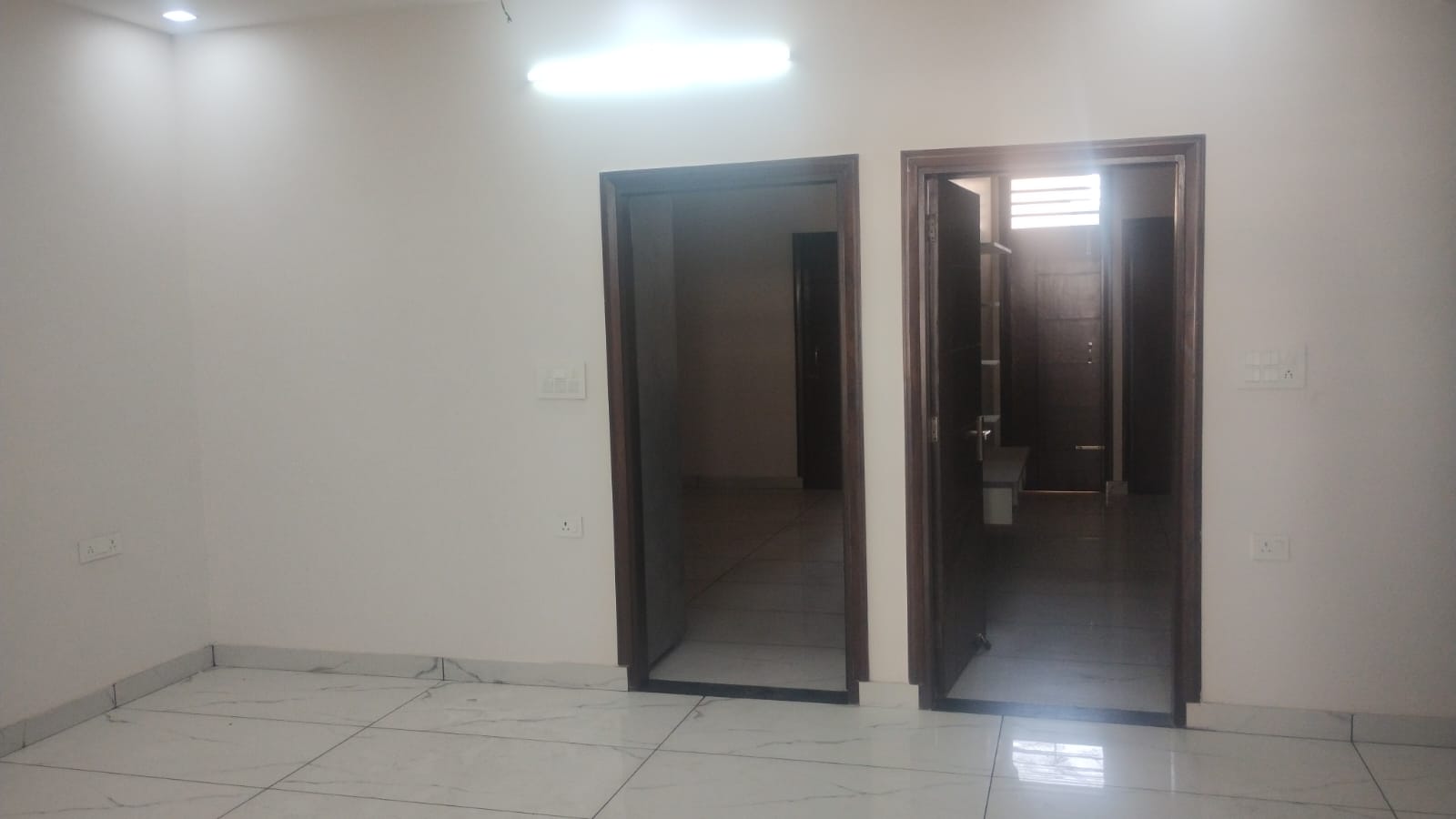 2 BHK Builder Floor For Rent in Canal Road