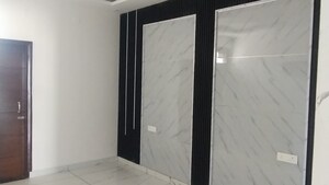 Room in 2 BHK Builder Floor at Canal Road – for Rent