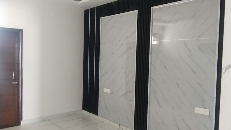 Room, canal road 2 Bedroom 150 Sq.Yd. Builder Floor In Canal Road Dehradun 9233664