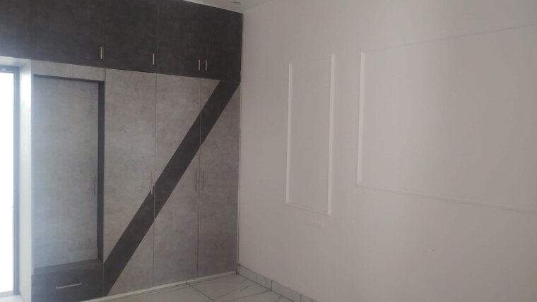 Room, canal road 2 Bedroom 150 Sq.Yd. Builder Floor In Canal Road Dehradun 9233664