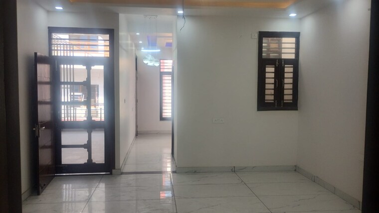 Room, canal road 2 Bedroom 150 Sq.Yd. Builder Floor In Canal Road Dehradun 9233664