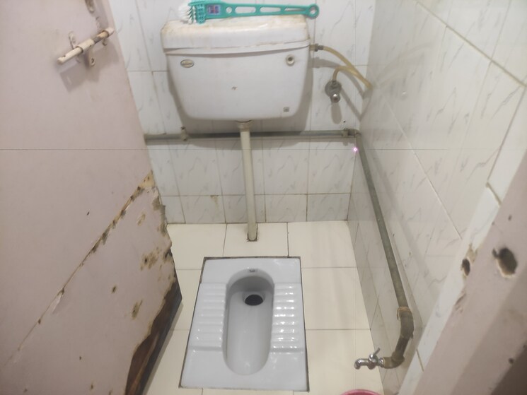 Bathroom, guruwar peth 1 Bedroom 600 Sq.Ft. Apartment In Guruwar Peth Pune 9233668