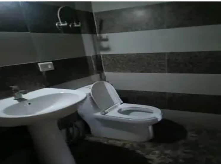 Bathroom, ansal-royal-heritage 2 Bedroom 1045 Sq.Ft. Apartment In Sector 70 Faridabad 9233681