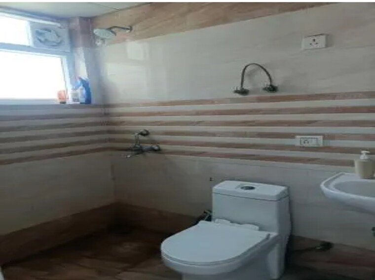 Bathroom, ansal-royal-heritage 2 Bedroom 1045 Sq.Ft. Apartment In Sector 70 Faridabad 9233681