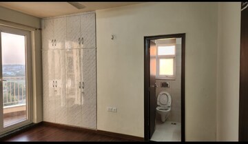 Room in 2 BHK Apartment at BPTP Discovery Park, Sector 80 – for Rent