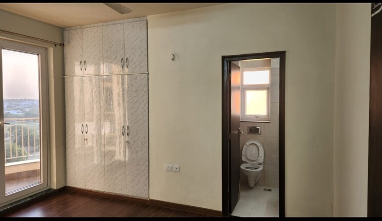 Room, bptp-discovery-park 2 Bedroom 1120 Sq.Ft. Apartment In Sector 80 Faridabad 9233682
