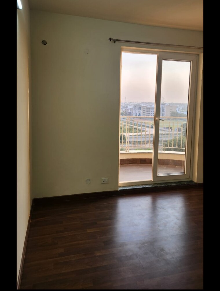 Room, bptp-discovery-park 2 Bedroom 1120 Sq.Ft. Apartment In Sector 80 Faridabad 9233682