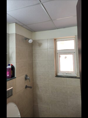 Room in 2 BHK Apartment at BPTP Discovery Park, Sector 80 – for Rent