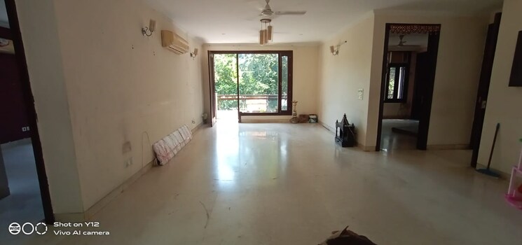 Room, east of kailash 4 Bedroom 400 Sq.Yd. Builder Floor In East Of Kailash Delhi 9233727