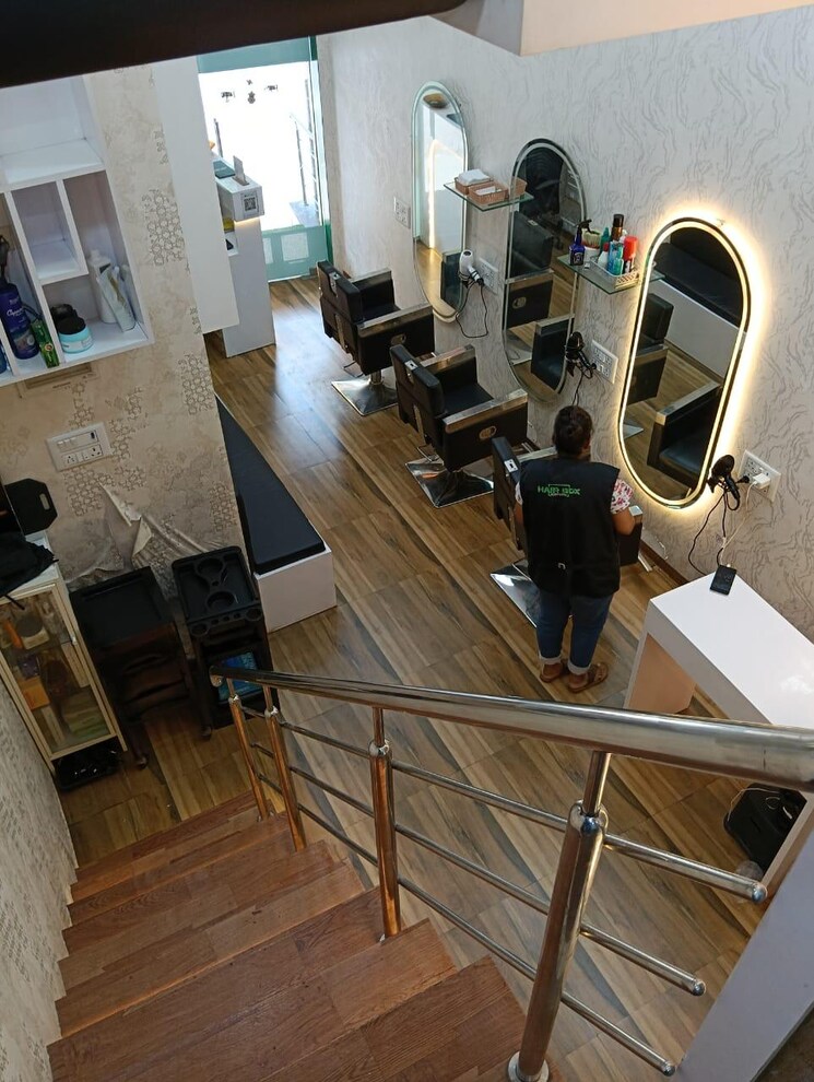 Team Area, darsshan-pride Commercial Shop 310 Sq.Ft. In Tardeo Mumbai 9233741